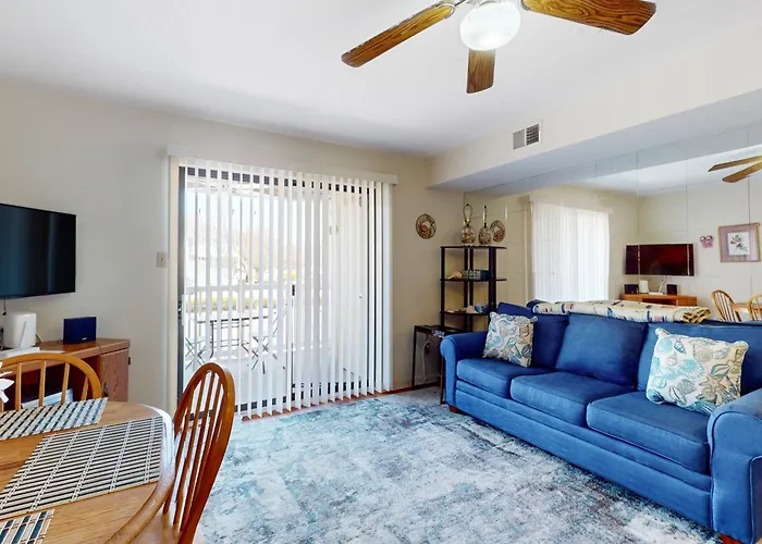 Jamaica Place 107 Apartment