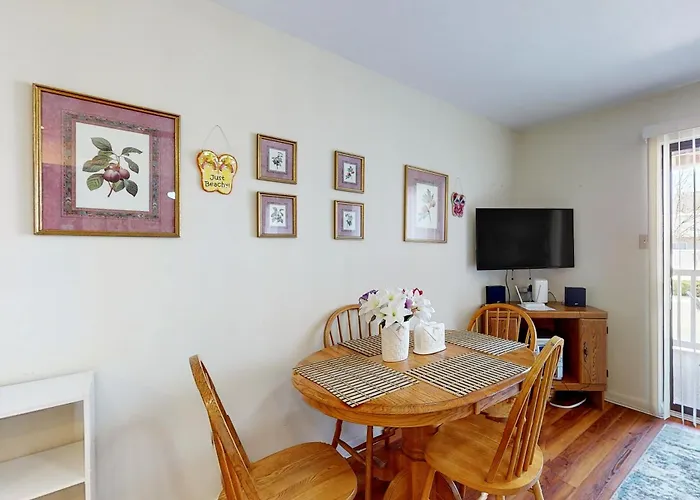 Jamaica Place 107 Apartment
