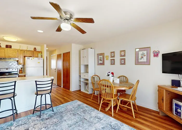 Jamaica Place 107 Apartment