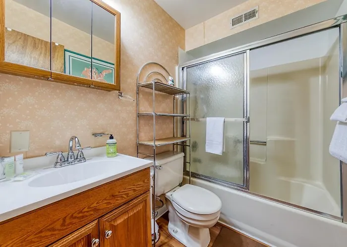 Jamaica Place 107 Apartment